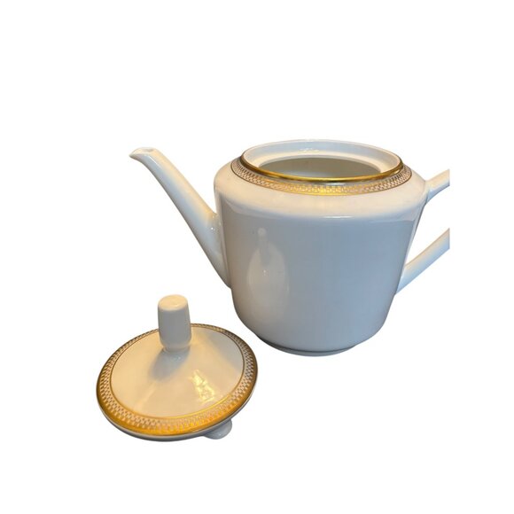 Vintage White and Gold Trim Kahla Porcelain Tea Pot / teapot 7.5x9 - Picture 4 of 16